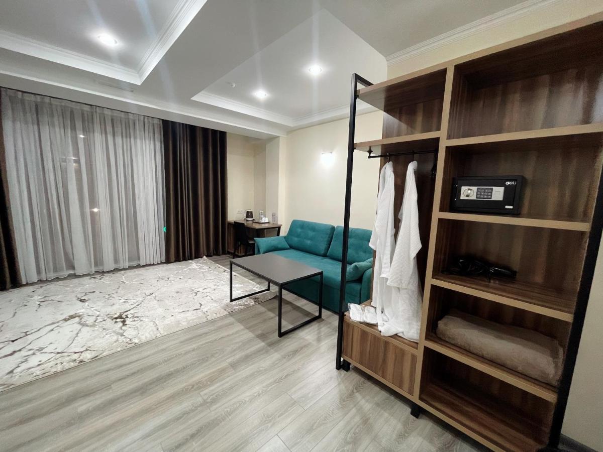 Hotel Nova Biškek Exteriér fotografie